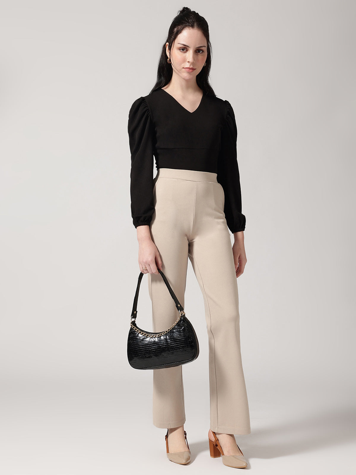 Black Solid V-Neck Puffed Sleeves Crop Top