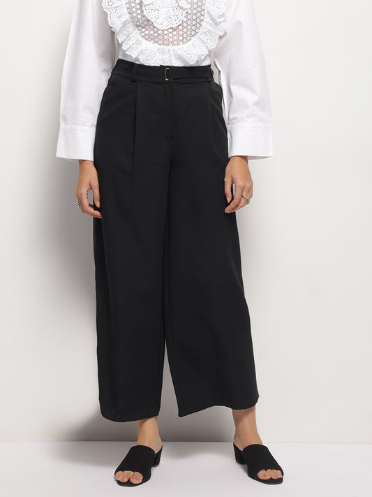 BLACK FLARED TROUSERS